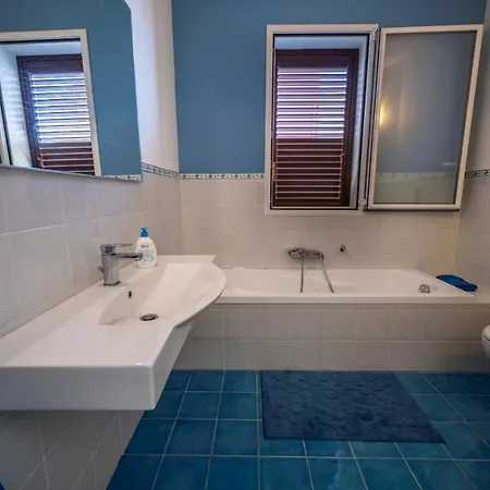 Avola Apartment